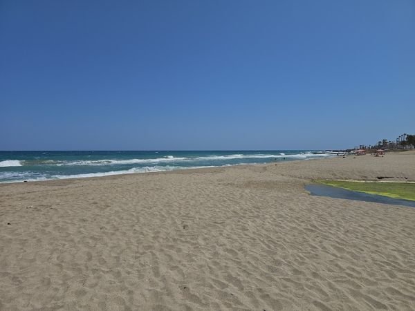 Aposelemis Beach – étendue ouverte plus calme avec peu d'aménagements